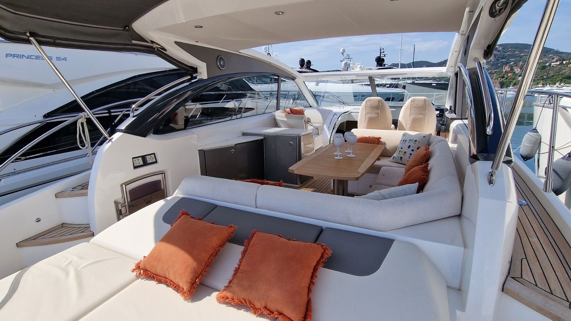 Princess V50 — photo 10