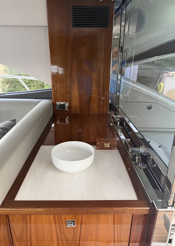 Riviera 4800 Sport Series II Platinum — photo 13