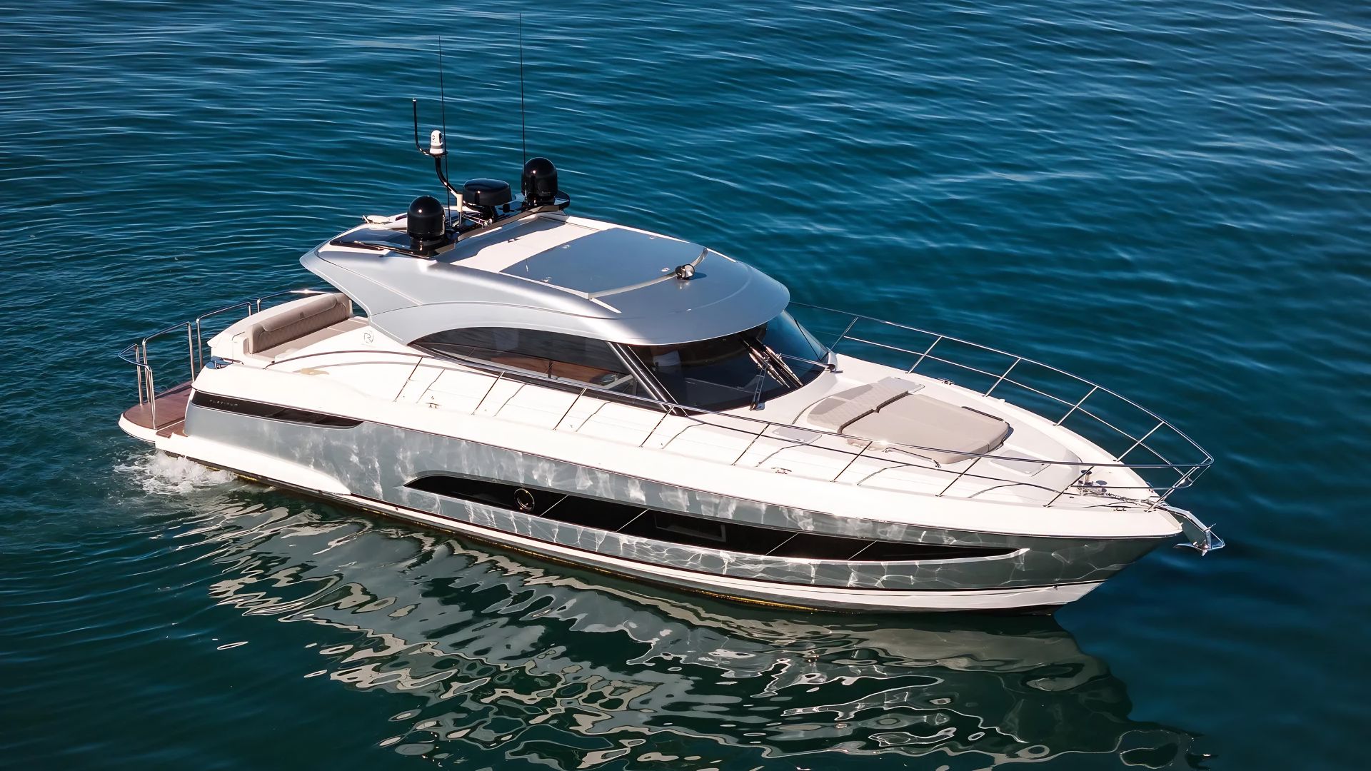 Riviera 4800 Sport Series II Platinum — photo 2