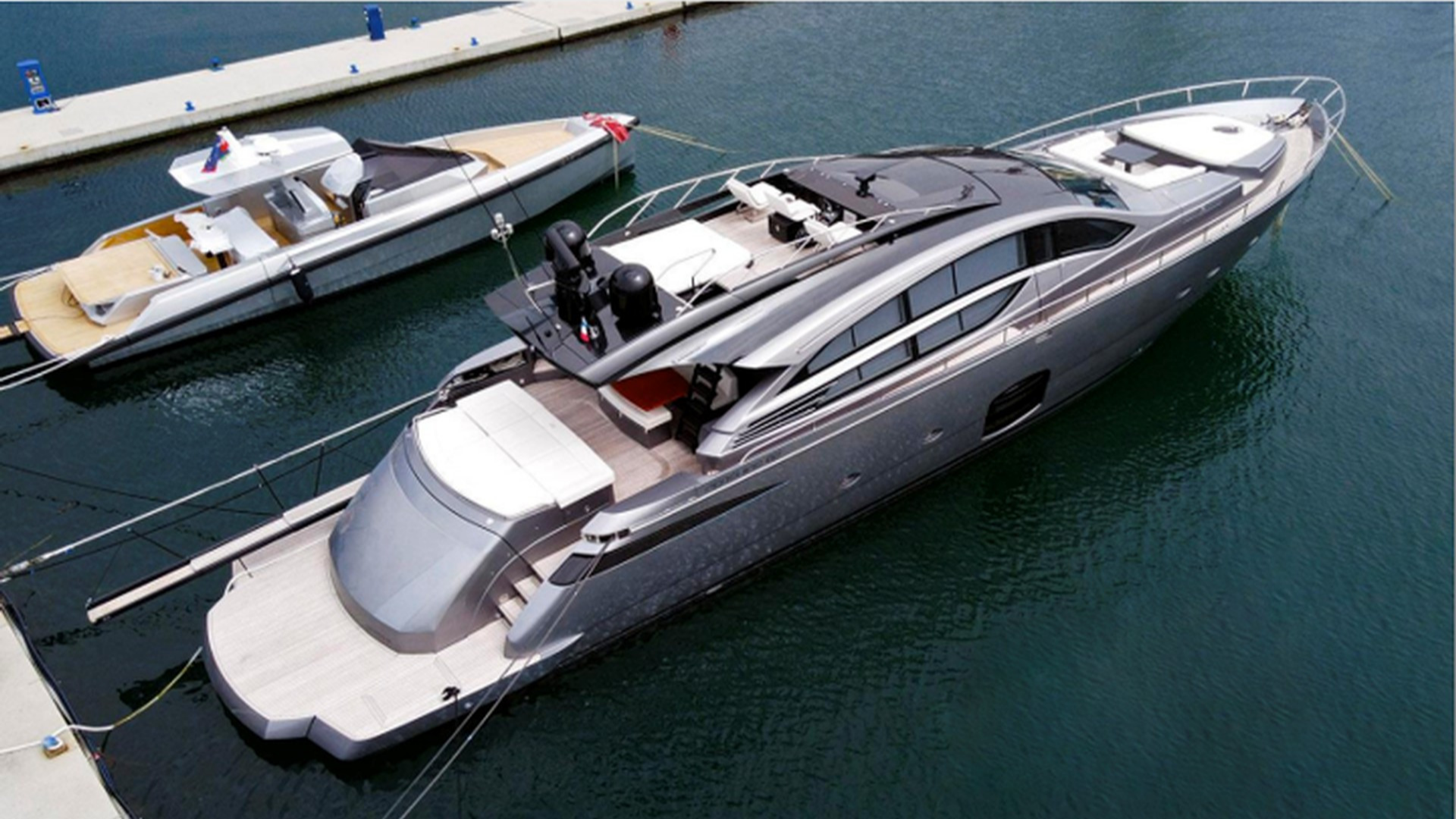 Pershing 82 — photo 3