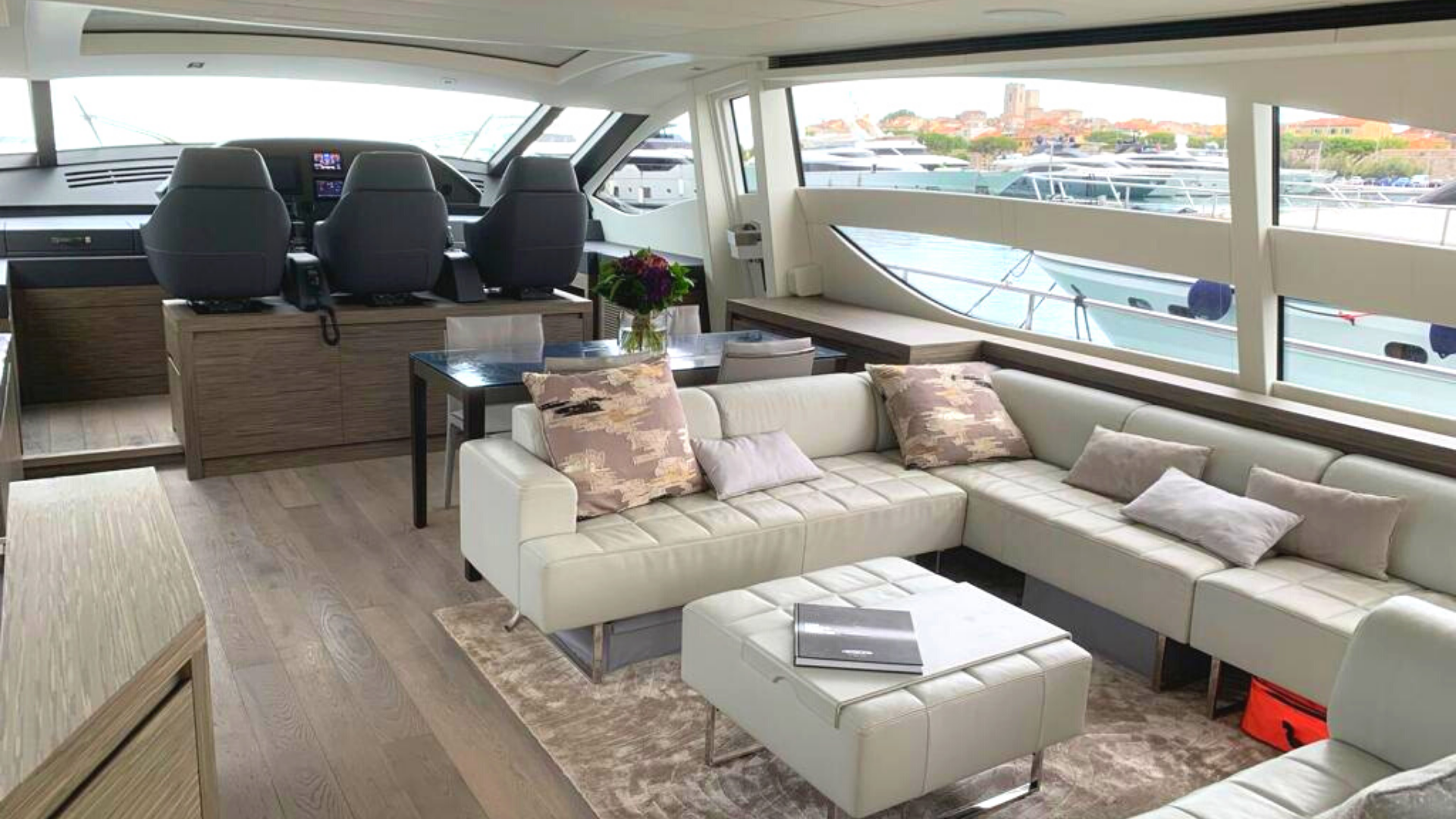 Pershing 82 — photo 9